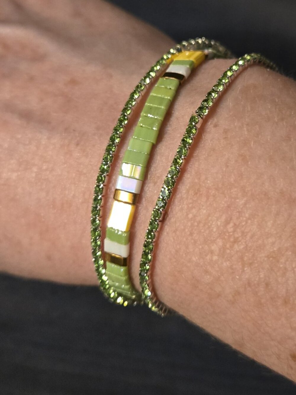 Colorful Beaded Chicklet Bracelet Tila beads / Bracelet perles de Tila élastique